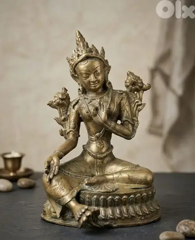Antique Style Bronze Buddha Statue – Handcrafted Decorative Piece