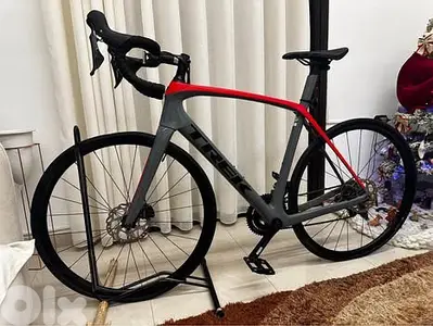 Trek Domane SL 4 Carbon Road Bike – Size 56