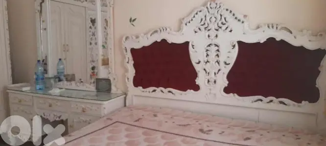 غرفة نوم كاملة وبطارية وغسالة حالة جيدة