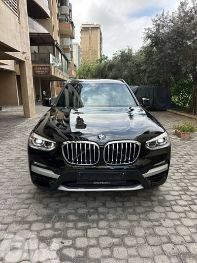 BMW X3 x-drive Sport Package 2018 black  (clean carfax-68000 miles)