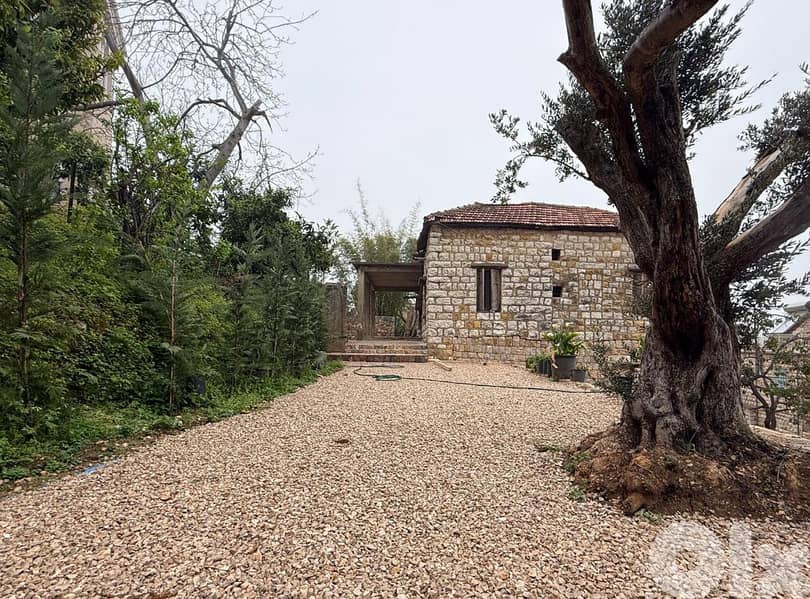 GMC320MAN Traditional House for sale in Beit Chabab 0