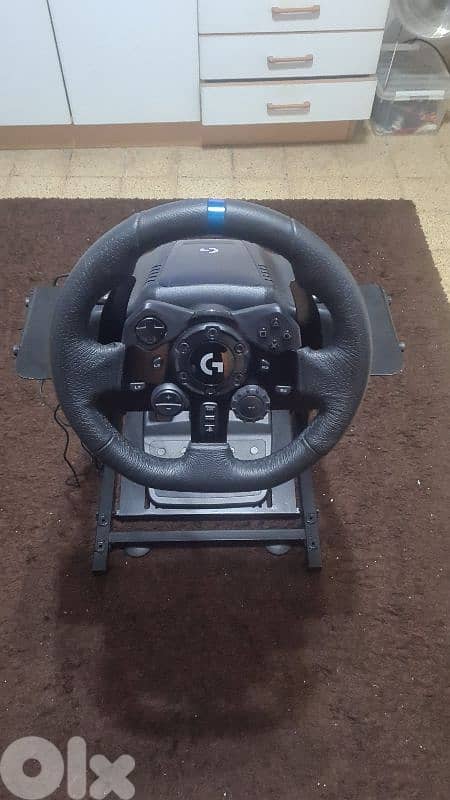 Logitech G923 racing wheel+ stand 3