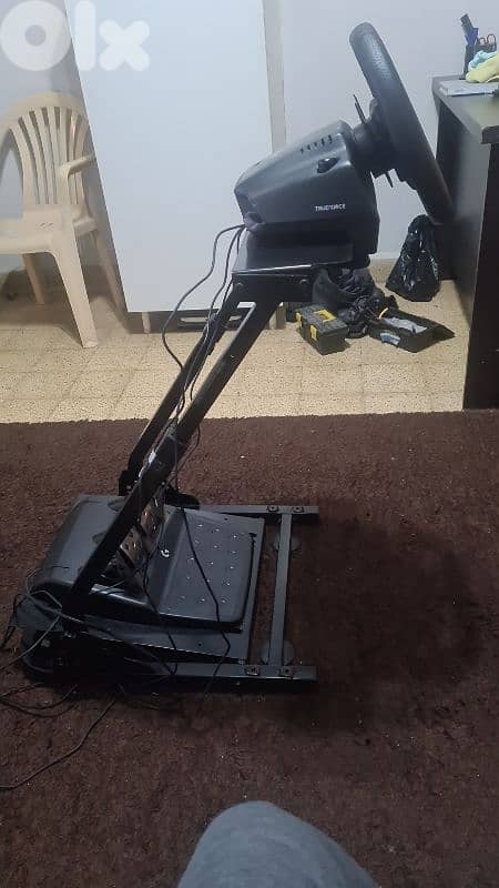 Logitech G923 racing wheel+ stand 5