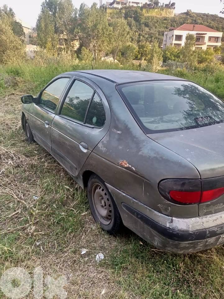 Renault 2000 0