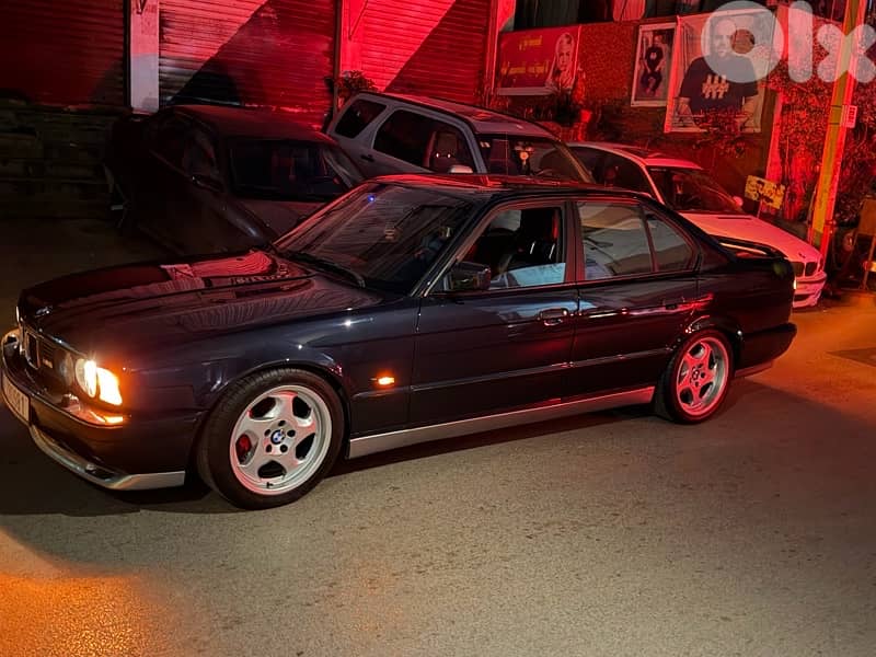 BMW M5 1991 0