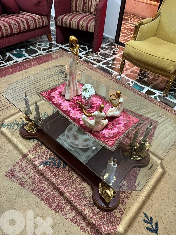 full salon without the accesoir inside the mirror ana the decoration 2