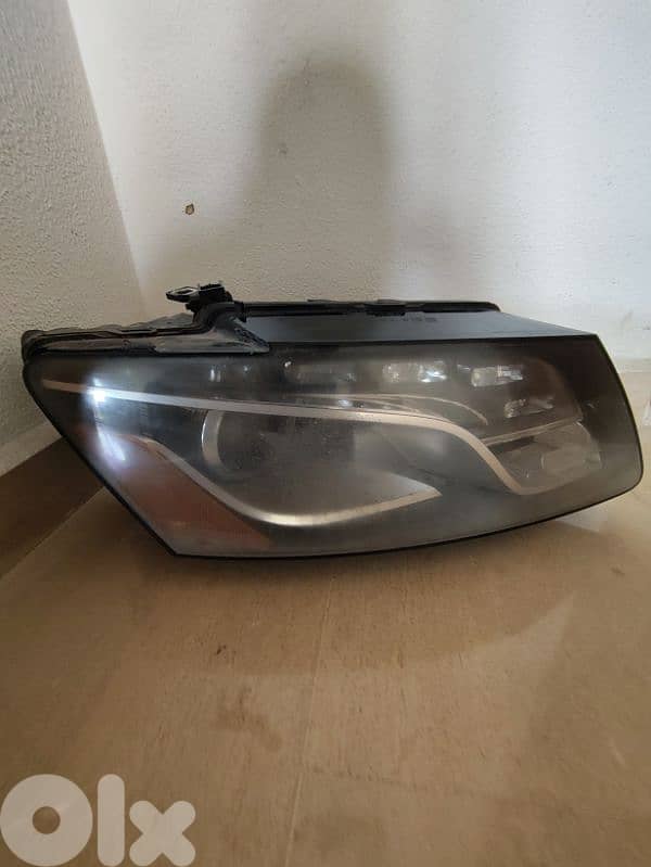 Audi Q5 right side (passenger side headlight) 0