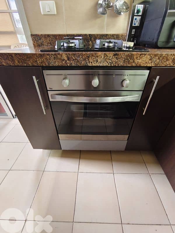 Oven , top and hood 0