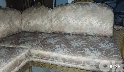 زوايه خيزران انتيك قطعه وحده