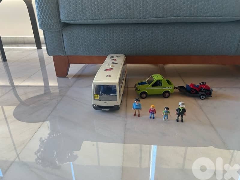 playmobil bus and car 0