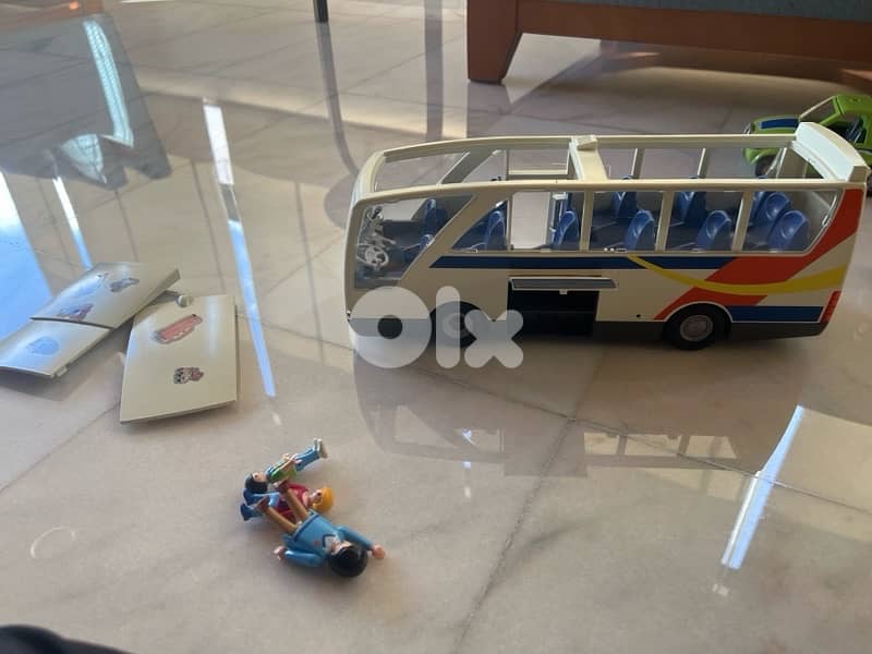 playmobil bus and car 3