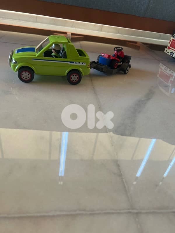 playmobil bus and car 4