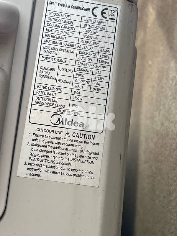 AC Midea 12000 BTU like new used a few times 1