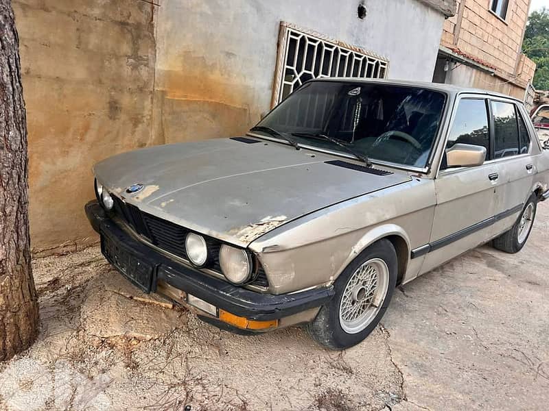 BMW 5-Series 1983 0