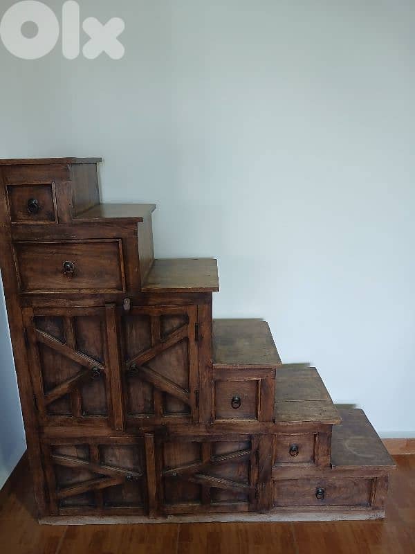 stair-step storage cabinet/staircase 2