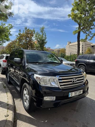 Toyota Land Cruiser VXR 2010 V8 Full Option