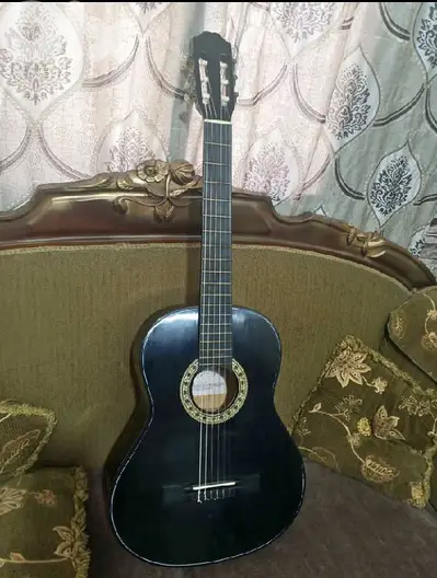 Full Size 4/4 classic guitar