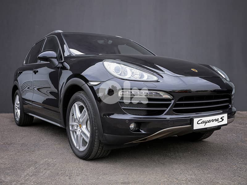 Porsche Cayenne S MY2011 0