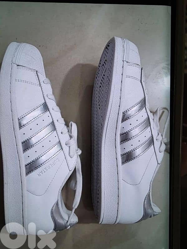 Adidas shoes size 41.5 1