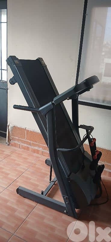 Prado treadmill/Fitness machine 0