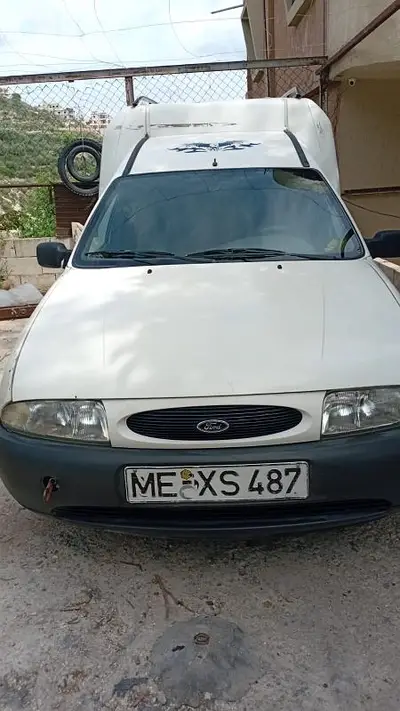 فورد ثندربيرد 1999