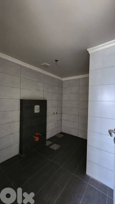 280 SQM Apartment For Sale In Qennabet Broumana شقة للبيع #RH35254