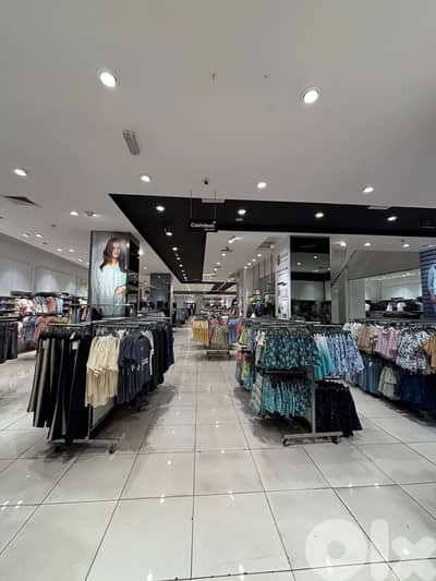 Showroom for Rent in Hamra - صالة عرض للإيجار في الحمرا