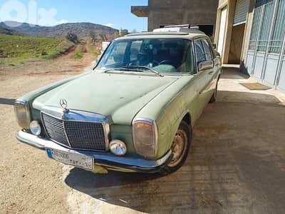 Mercedes-Benz 200 Series 1975