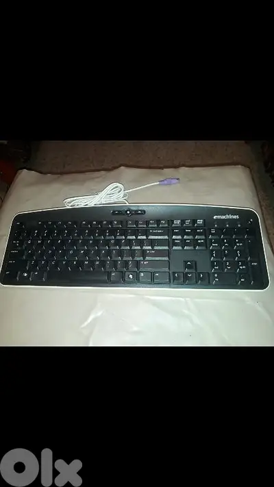 e machines Model KB0511 mechanical black QWERTY English wired keyboard