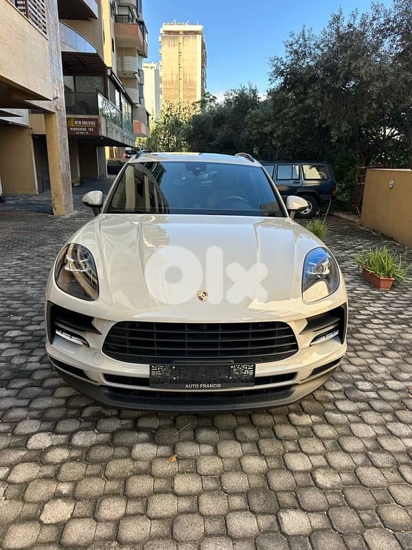 Porsche Macan 2019 Solid Gray on black (clean carfax-48000 miles) 0