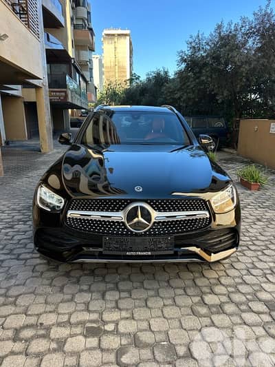 Mercedes GLC 300 AMG-line 4matic 2020 black on black&red clean carfax