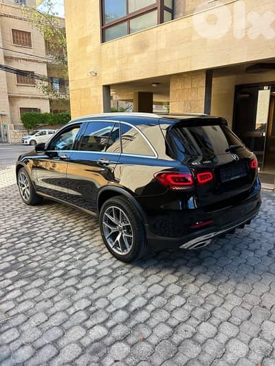 Mercedes GLC 300 AMG-line 4matic 2020 black on black&red clean carfax