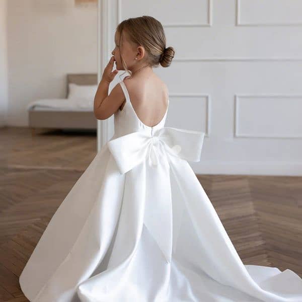 2 white dresses 1-2 years old (twins) 1