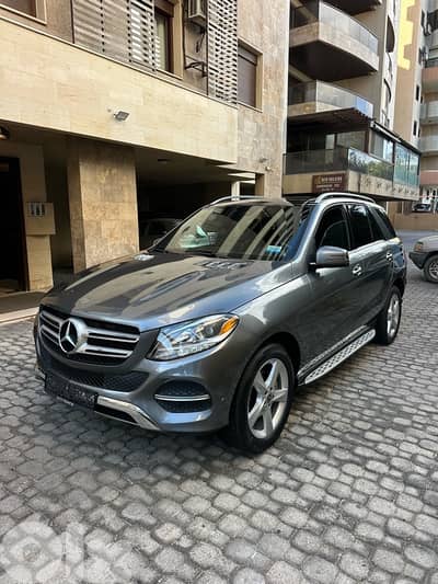 Mercedes GLE 350 4matic 2018 gray on black (clean carfax)