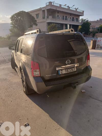 نيسان باثفايندر 2008