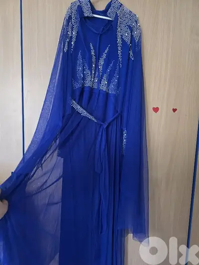 فستان للبيع
