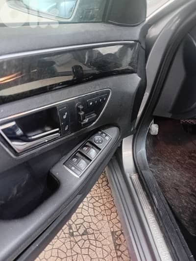 Mercedes-Benz E-Class 2011