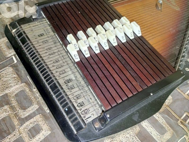 old harp 80 years 0