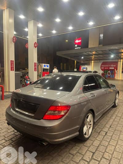 Mercedes-Benz C-Class 2011