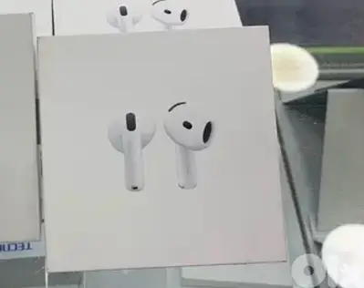 apple airpods 4 super clean like new