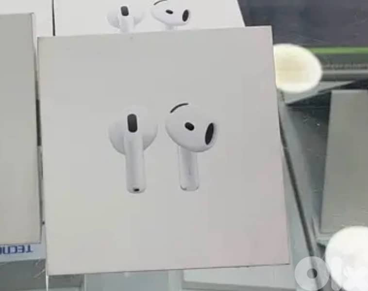 apple airpods 4 super clean like new 0