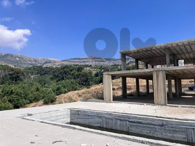 Building for sale in Al-Khreibeh,Chbaniehمبنى للبيع في الخريبهالشبانية