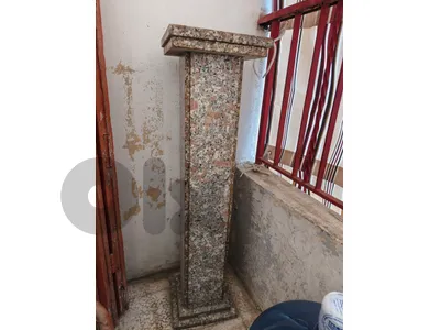 عمود غرانيت