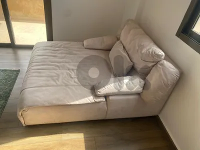 chaise lounge