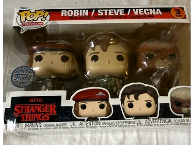 stranger things 4 pack funko steve robin and vecna (slightly damaged box)