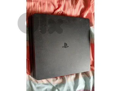 PS4 + 2 Controllers + GTA 5 / FIFA 24 / Uncharted 4 / COD Ghosts
