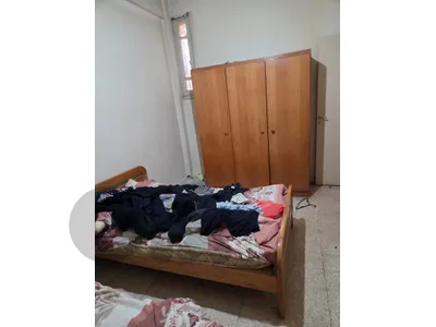 full bedroom