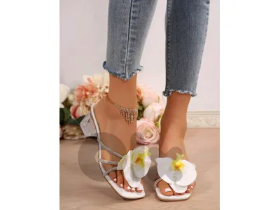 New Fashionable Woman Floral Decor High Heel Sandals (Black or White)