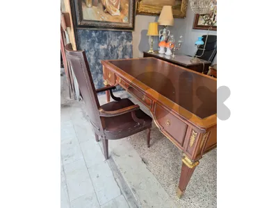Grand bureau style Louis XVI french desk and leather chair