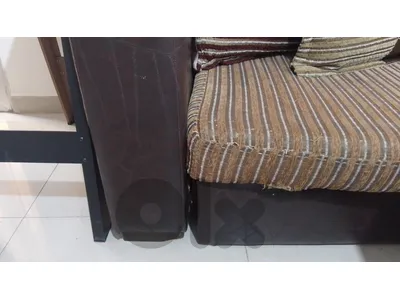 صالون للبيع